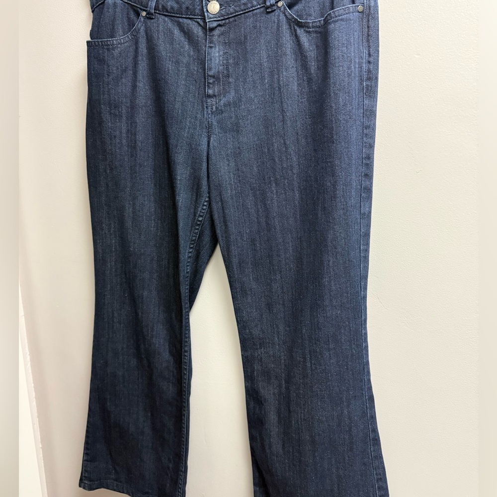 2/$29 on $20 Jeans. EUC Elle Dark Indigo Blue Flare Jeans Women’s 14